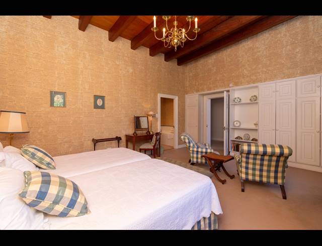 4 BEDROOM HOUSE RENTED IN GARDENS
